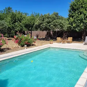 https://lou-pebre-dai-regusse.fr-provencehotel.com